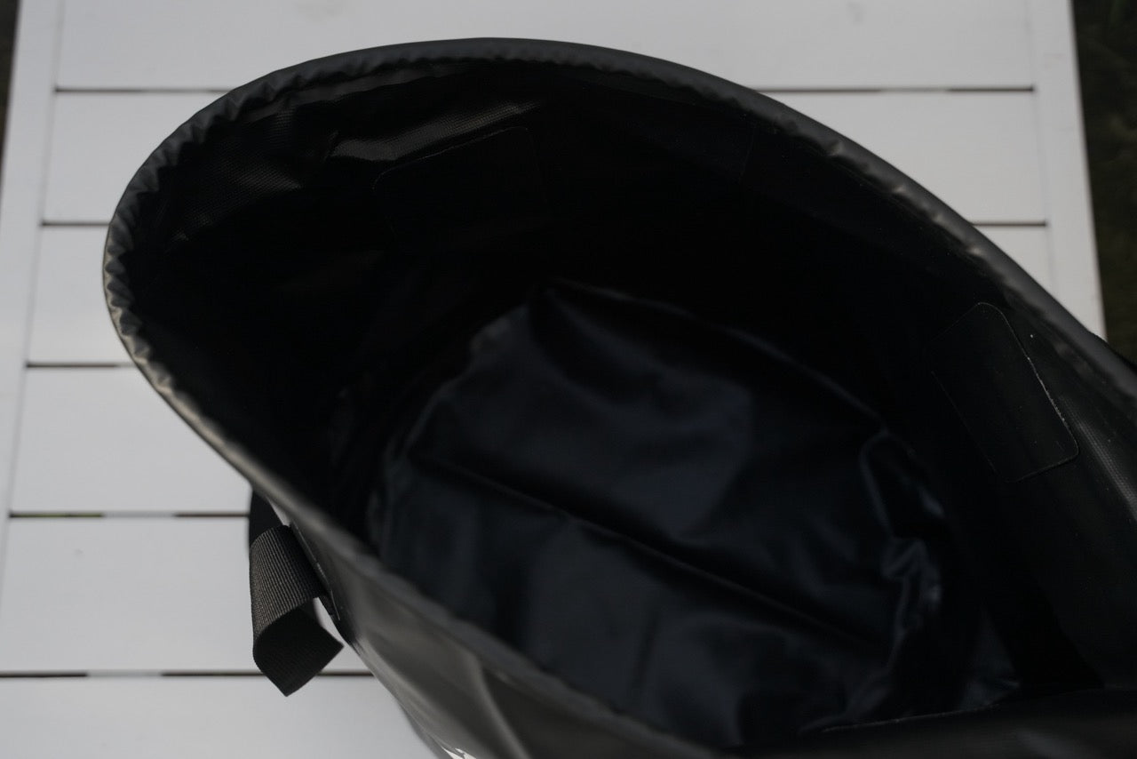 Cocky Wet Bucket
